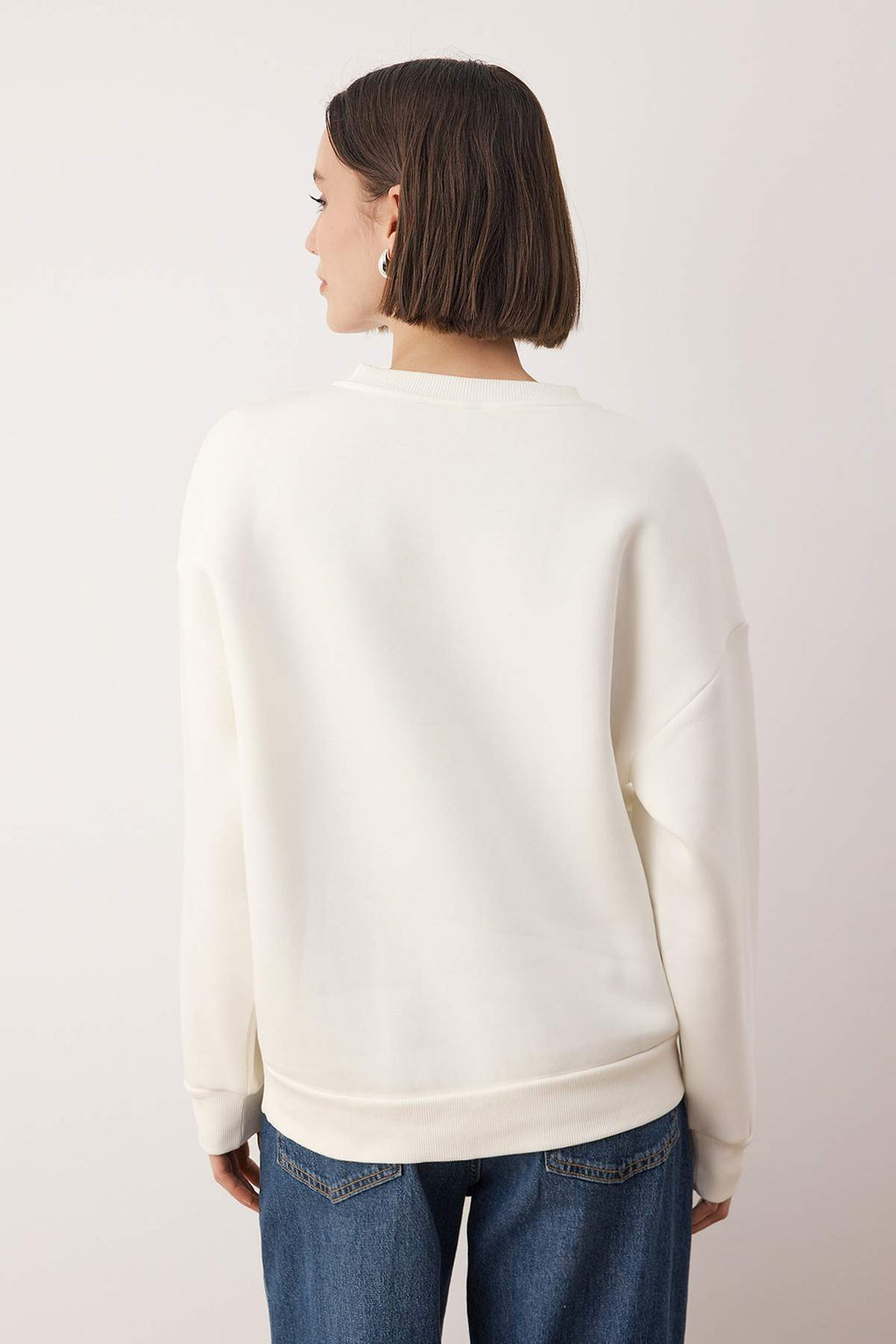 Teen Ekru Kalın İçi Polarlı Çiçek Nakışlı Bisiklet Yaka Oversize Örme Sweatshirt TWOAW26SW00154
