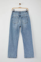 Trendyolmilla Açık Mavi Yüksek Bel Rahat Straight Düz Kesim Boru Paça Jeans TWOAW26JE00063