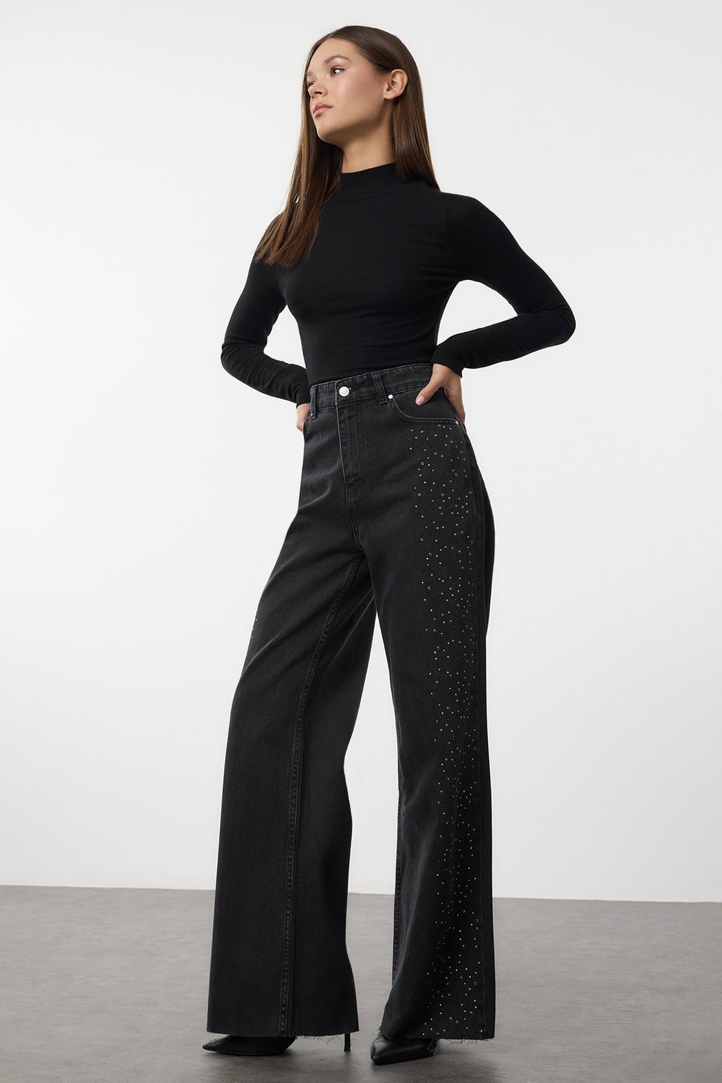 Siyah Taşlı Yüksek Bel Wide Leg Geniş Paça %100 Pamuk Non-Stretch Jeans TWOAW25JE00379