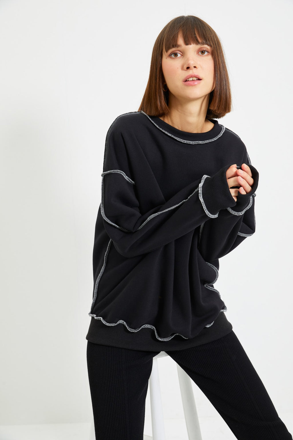 Siyah Oversize/Geniş Kalıp Karyoka Dikişli Kalın İçi Polarlı Örme Sweatshirt TWOAW22SW0267