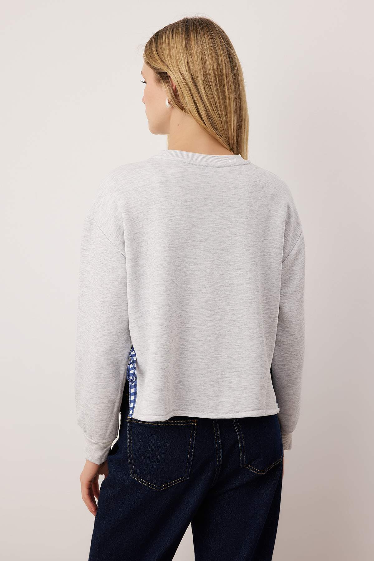 Trendyolmilla Lacivert Kalın İçi Polarlı Kurdele Detaylı Crop Boy Örme Sweatshirt TWOAW26SW00075