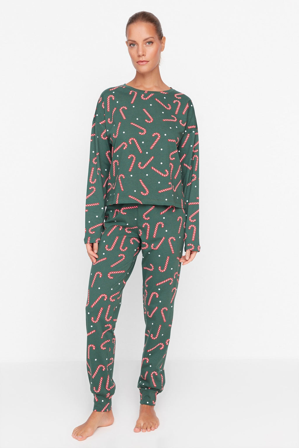 Trendyolmilla Bej %100 Pamuklu Yılbaşı Temalı Örme Pijama Takımı THMAW21PT0771