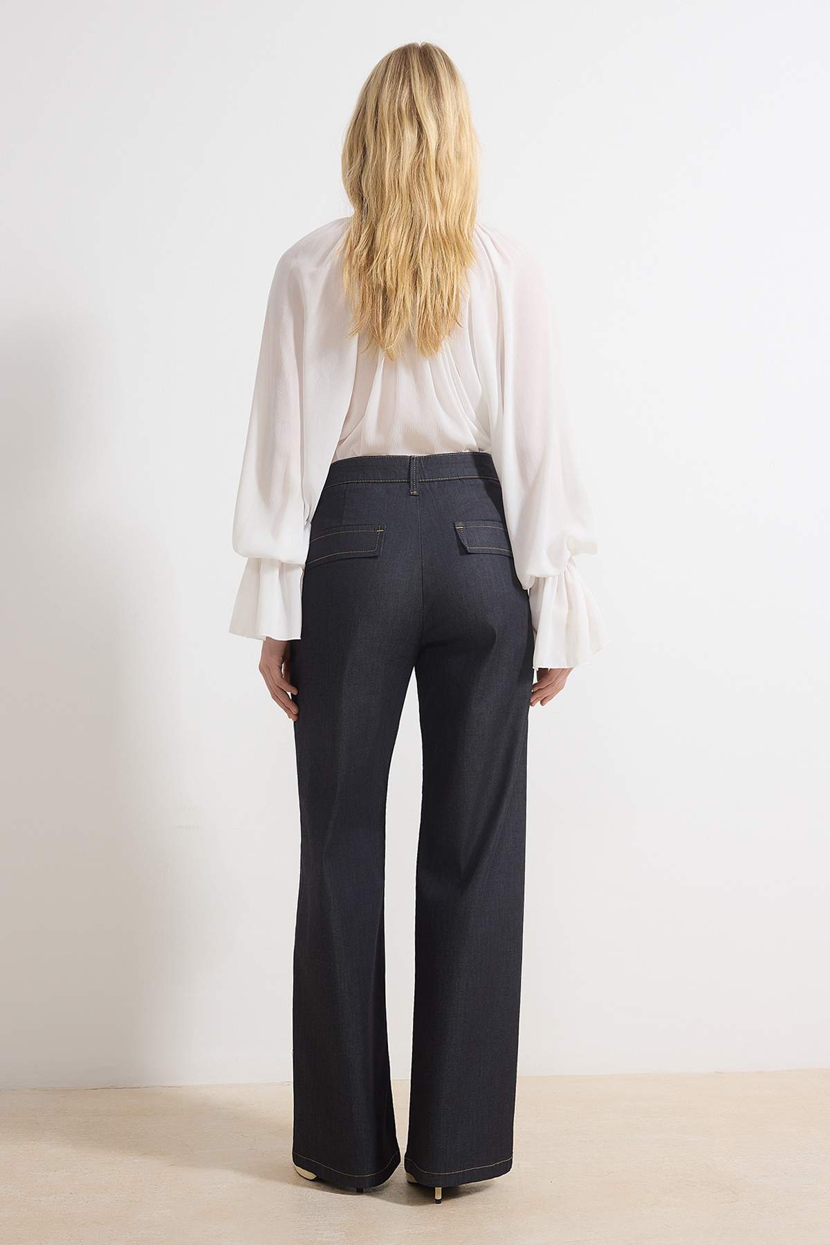 Koyu Mavi Dikiş Detaylı Yüksek Bel Ekstra Esnek Wide Leg Jeans TWOSS26JE00053