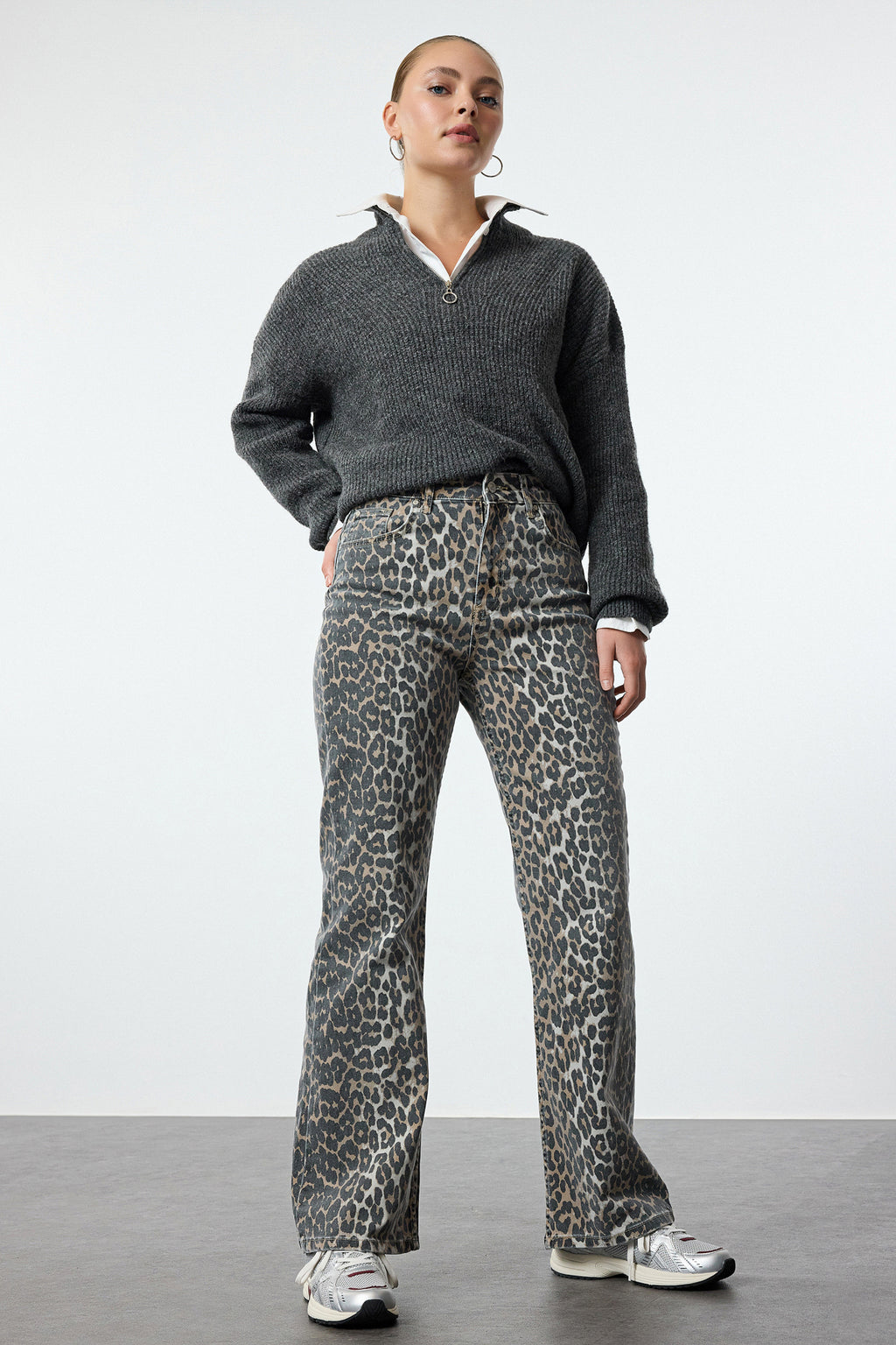 Trendyolmilla Çok Renkli Leopar Desenli Kahverengi Yüksek Bel Orta Esnek Wide Leg Jeans TWOAW25JE00309