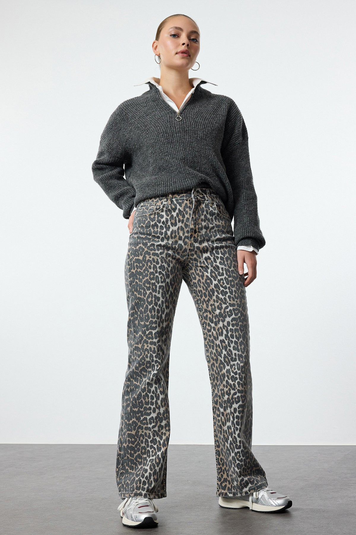 Trendyolmilla Çok Renkli Leopar Desenli Kahverengi Yüksek Bel Orta Esnek Wide Leg Jeans TWOAW25JE00309