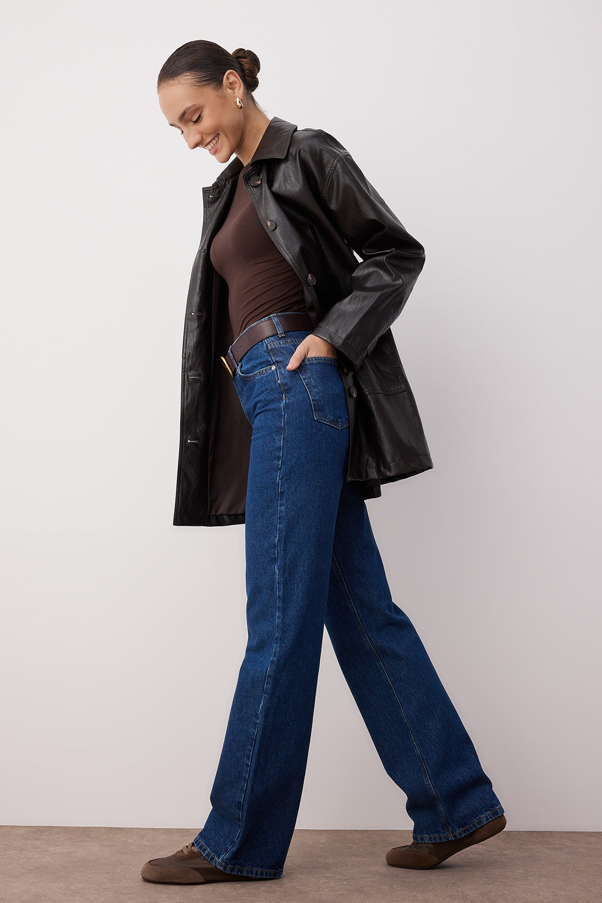 Trendyolmilla Koyu Mavi Yüksek Bel Wide Leg Geniş Paça %100 Pamuk Non-Stretch Jeans TWOSS23JE00068