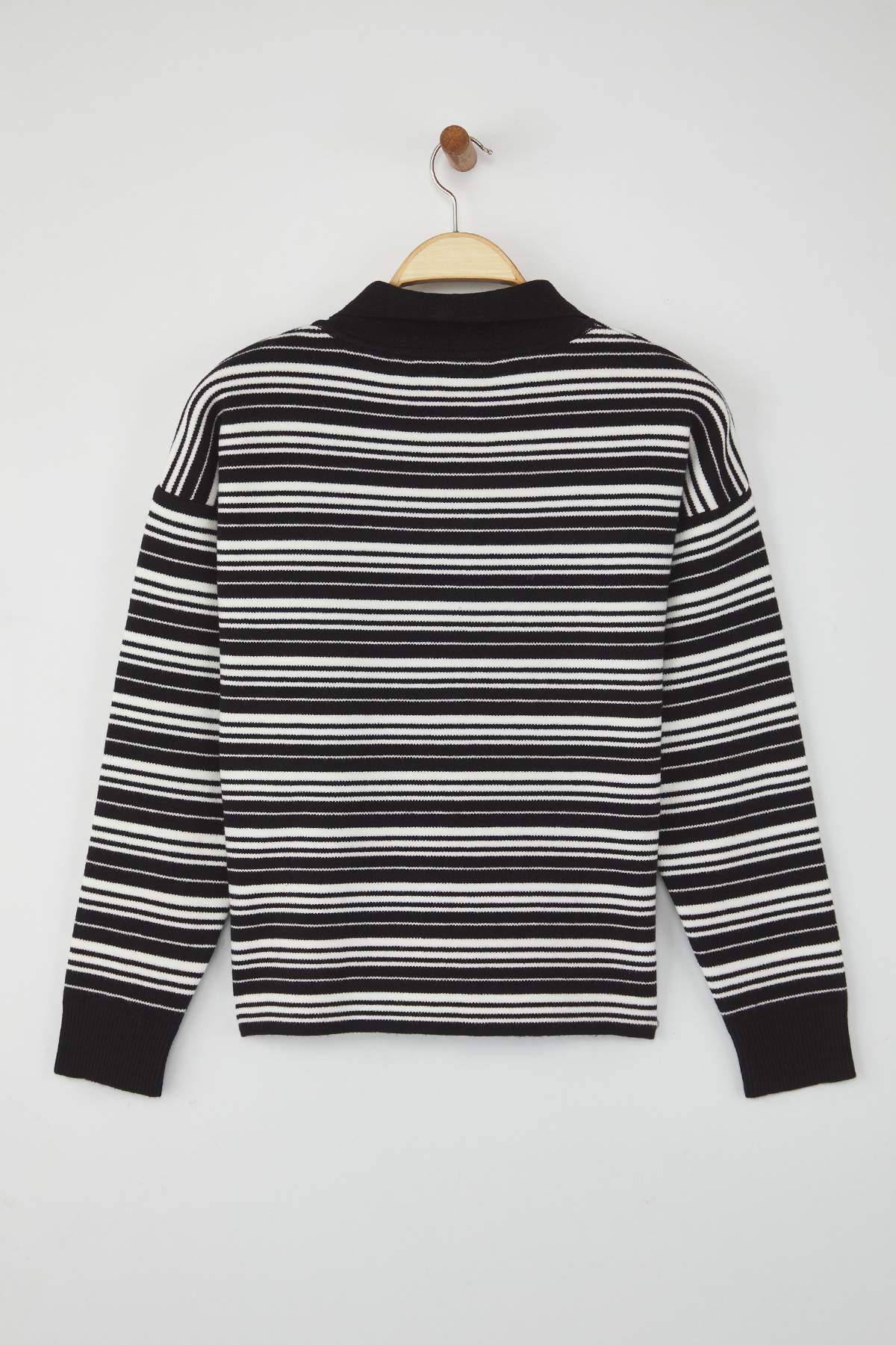 Wardrobe Essentials Siyah Premium/Özel İplik Polo Yaka Triko Kazak | TWOAW26KZ00060