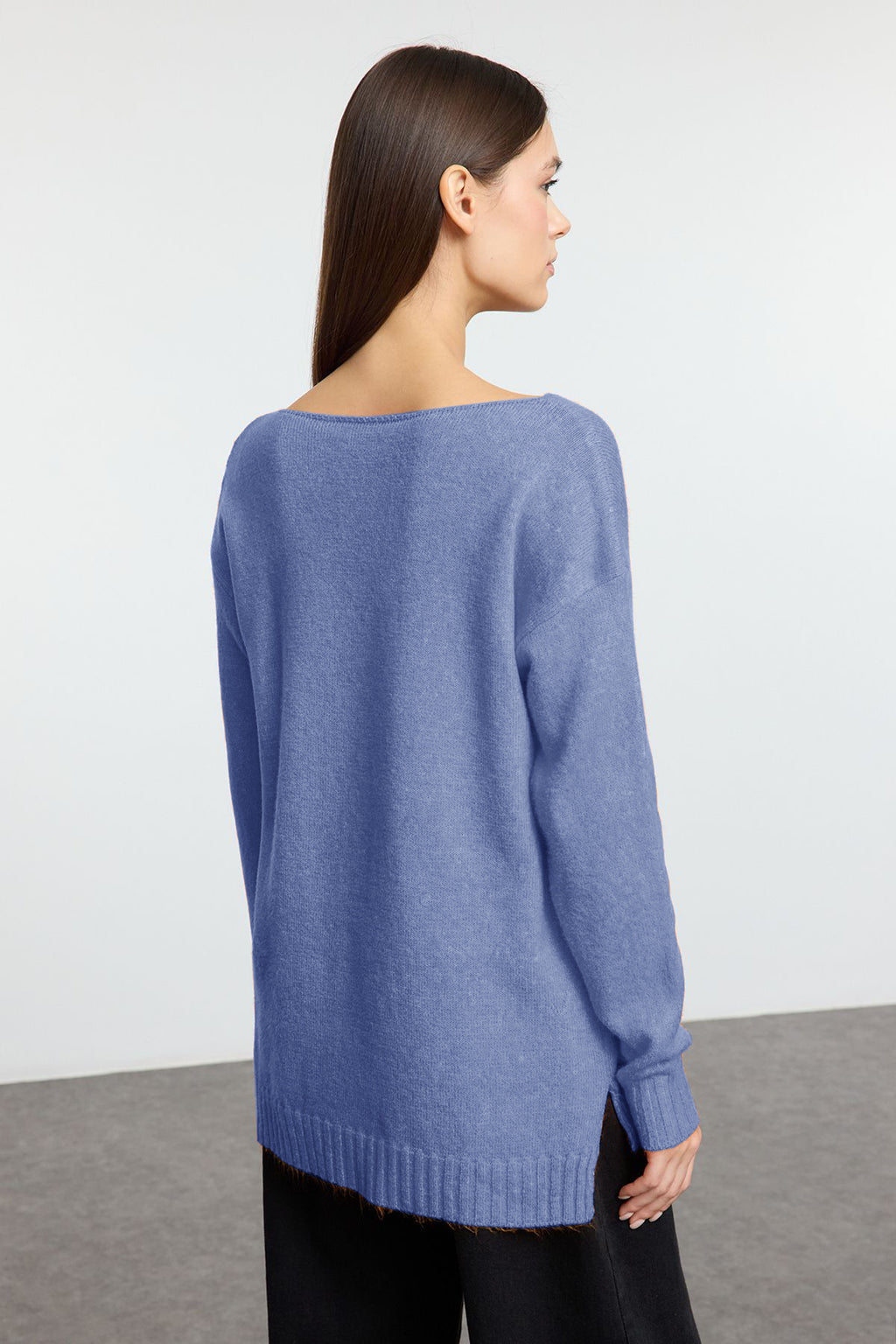Trendyolmilla Indigo Yünlü Kayık Yaka Basic Triko Kazak TWOAW25KZ00010