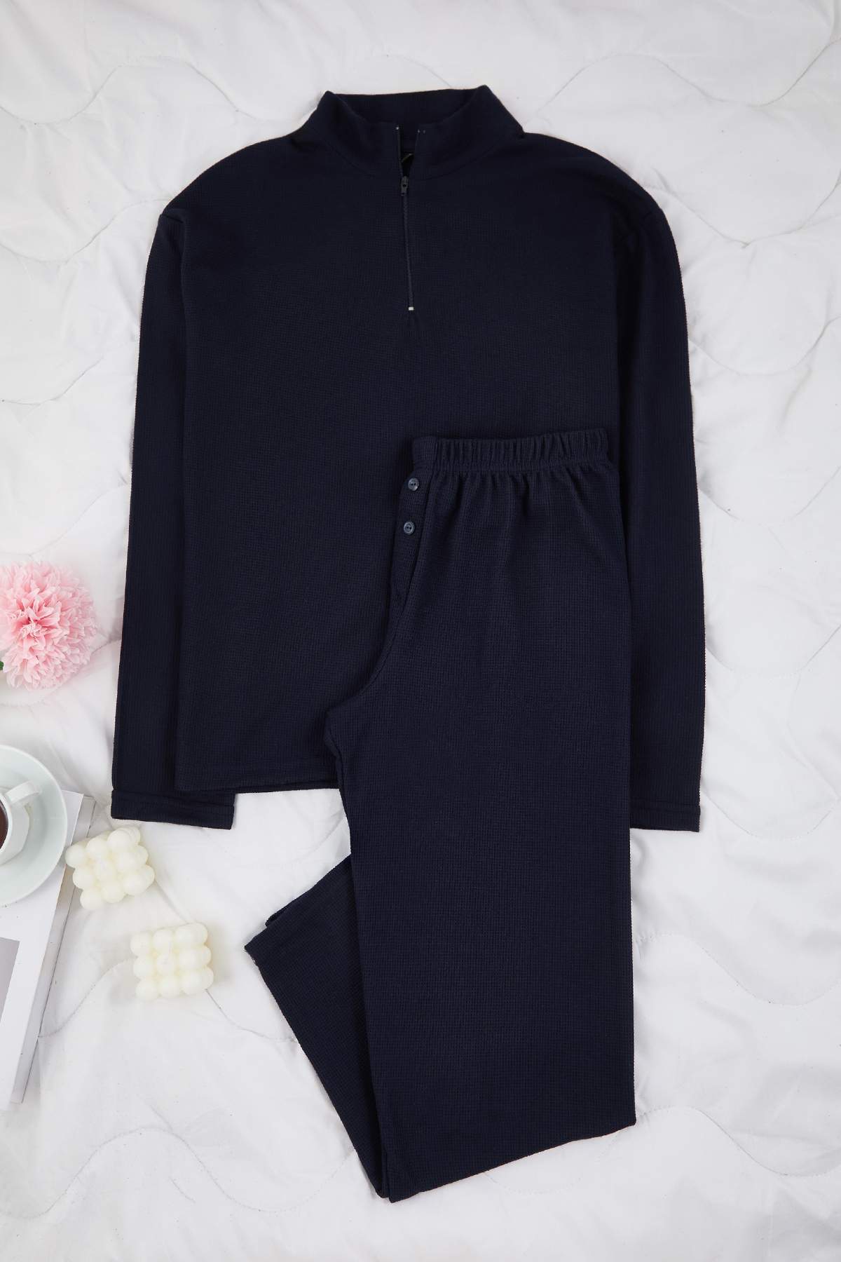 Trendyolmilla Lacivert Fermuarlı Yumuşak Kışlık Waffle Örme Pijama Takımı THMAW26PT00186