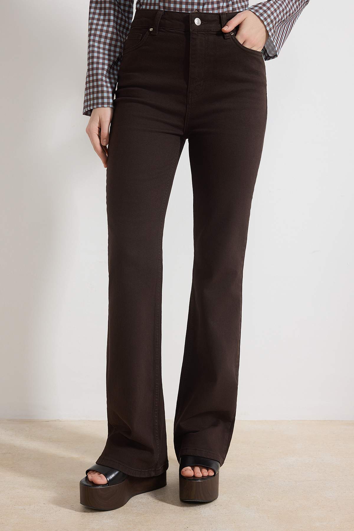 Trendyolmilla Mavi Yüksek Bel Comfort/Esnek Flare İspanyol Paça Jeans TWOSS25JE00101