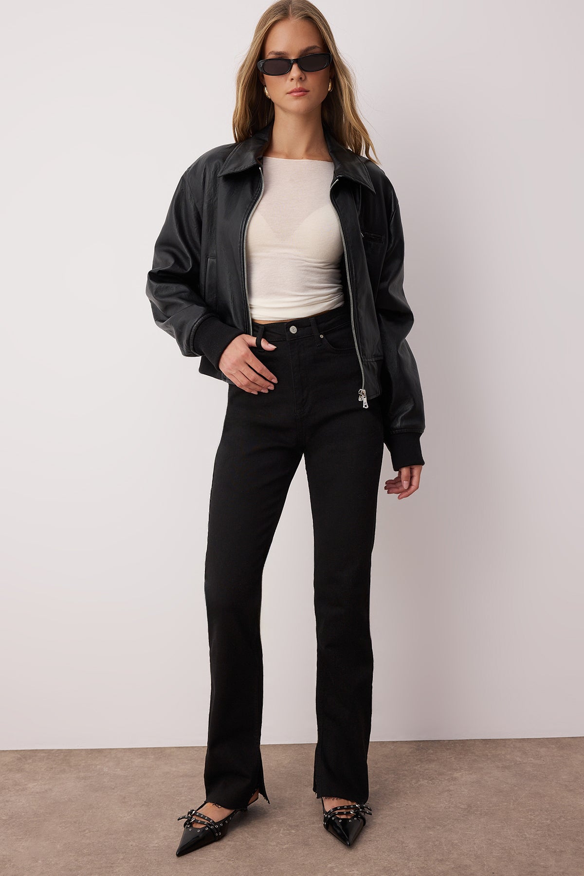 Trendyolmilla Lacivert Yırtmaçlı Yüksek Bel Comfort/Esnek Flare İspanyol Paça Jeans TWOAW22JE0382