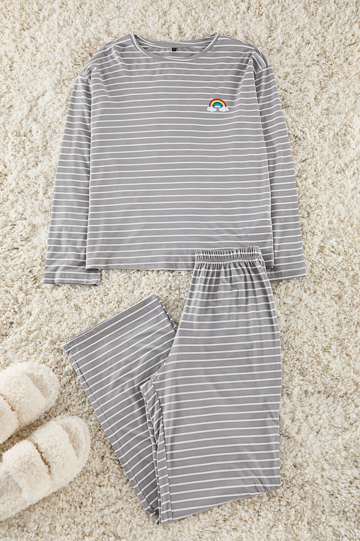 Trendyolmilla Kırmızı Çizgili Gökkuşağı Baskılı Viskon Örme Pijama Takımı THMAW25PT00014
