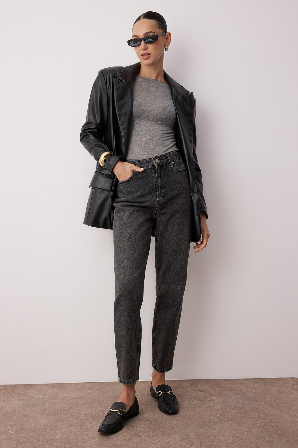 Trendyolmilla Siyah Yüksek Bel Mom %100 Pamuk Non-Stretch Jeans TWOSS23JE00085