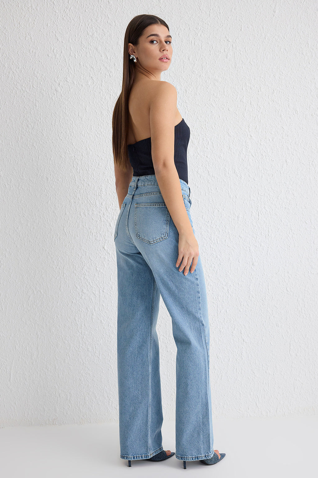 Trendyolmilla Koyu Mavi  Yüksek Bel Wide Leg Jeans TWOSS25JE00132