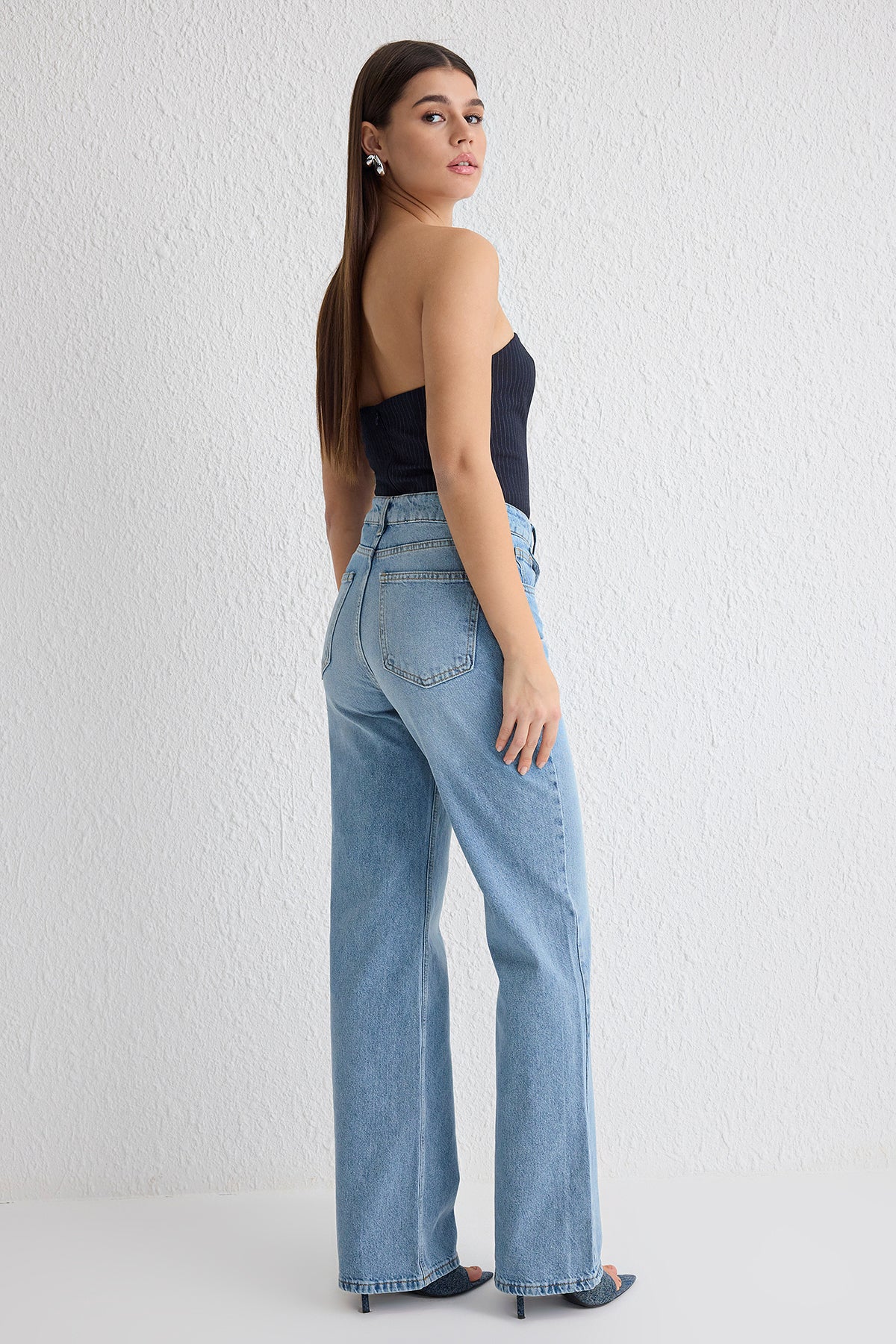 Trendyolmilla Koyu Mavi  Yüksek Bel Wide Leg Jeans TWOSS25JE00132