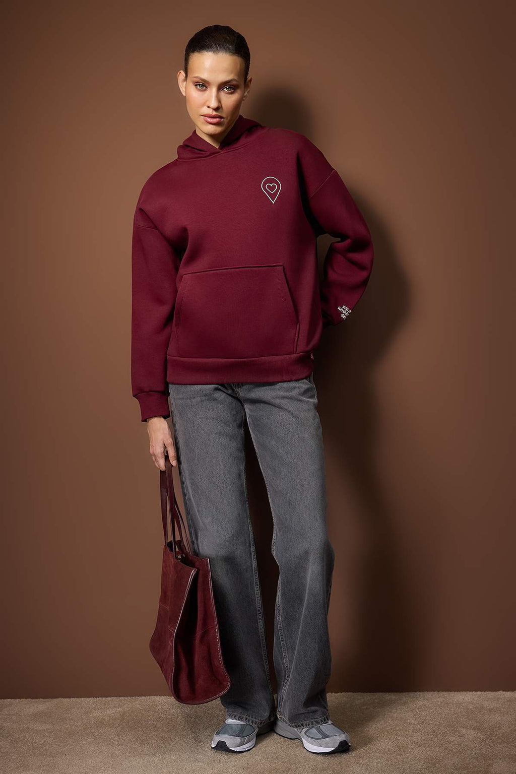 Bordo Nakışlı/İşleme Oversize/Geniş Kalıp Kapüşonlu Örme Sweatshirt TWOAW26SW00171