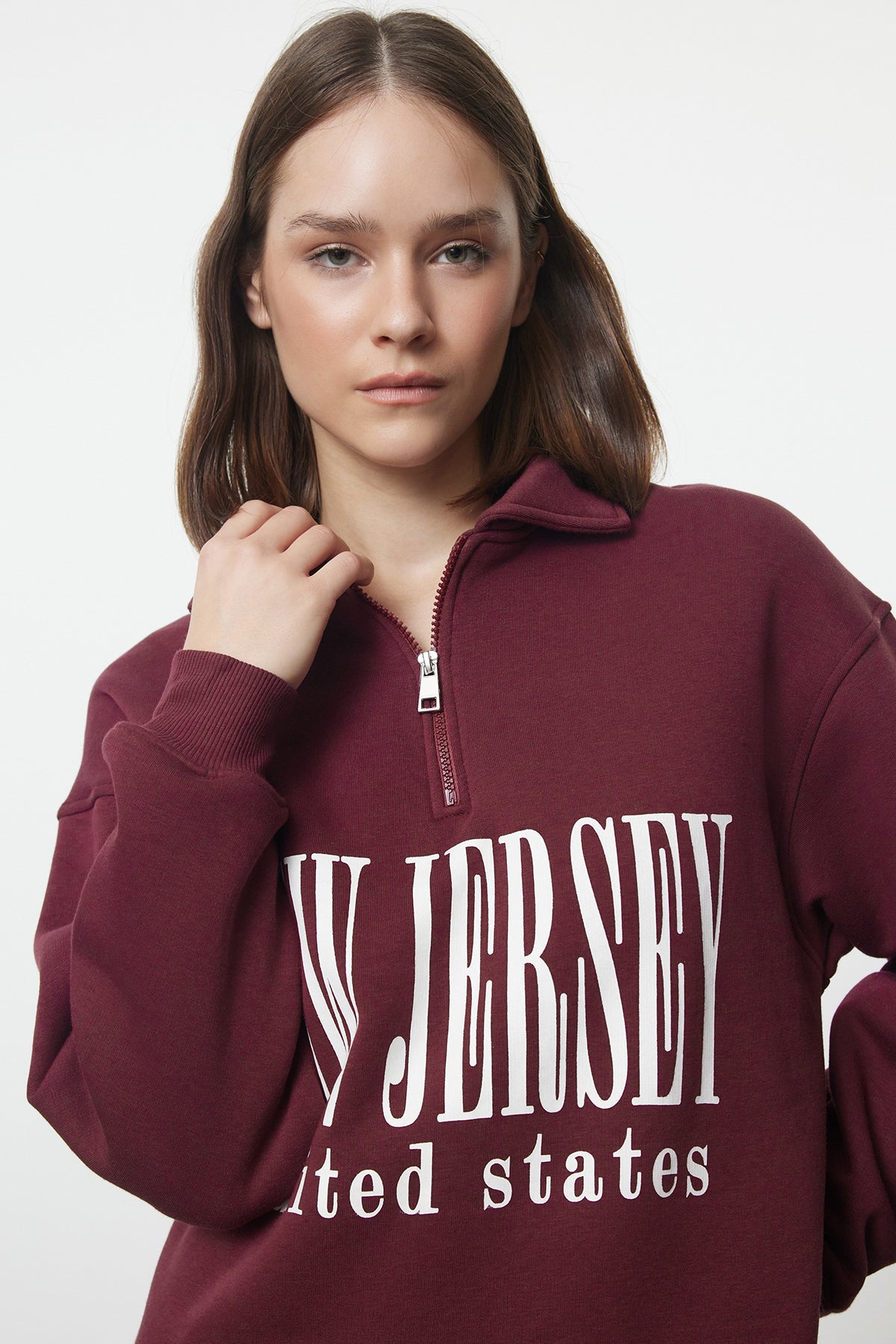 Trendyolmilla Bordo Oversize Kalıp Kalın içi Polarlı Slogan Baskılı Fermuarlı Örme Sweatshirt TWOAW25SW00134 Secondary image