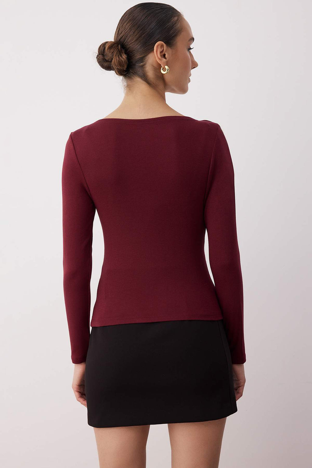 Trendyolmilla Yağ Yeşil Fitted/Vücuda Oturan Asimetrik yaka Detaylı Yumuşak Kumaşlı Esnek Örme Bluz TWOAW26BZ00088