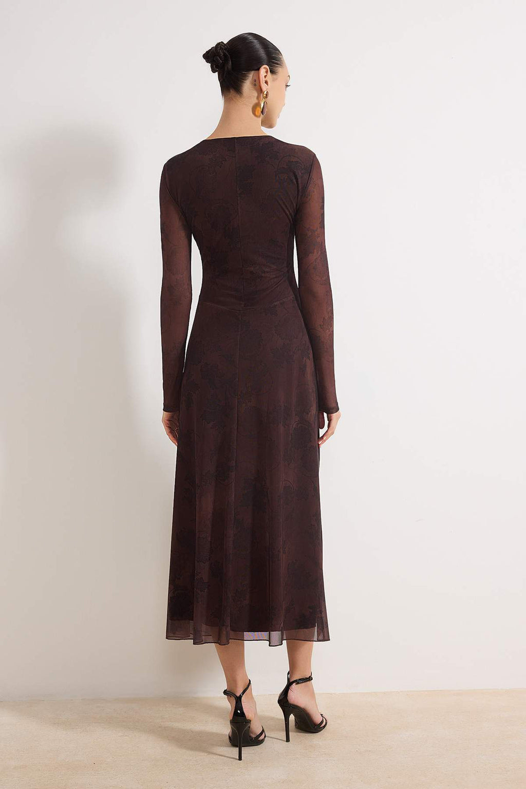 Trendyolmilla Kahverengi Baskılı Büzgü / Drape Maxi Örme Elbise TWOAW25EL00408