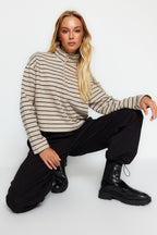 Açık Bej Çizgili Selanik Fermuarlı Dik Yaka Regular/Normal Kalıp Örme Sweatshirt TWOAW22SW0732