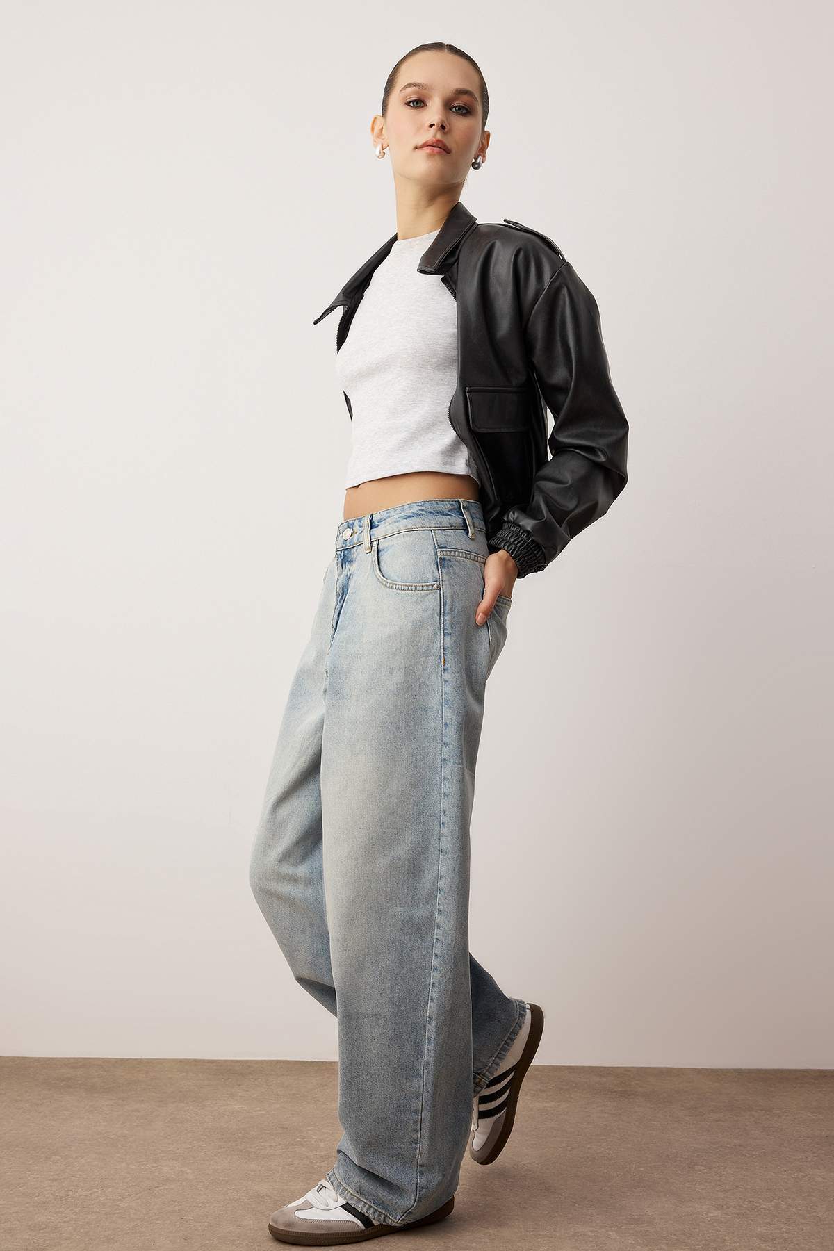 Açık Mavi Normal Bel Bol Kesim Baggy Jeans TWOAW26JE00052 Secondary image