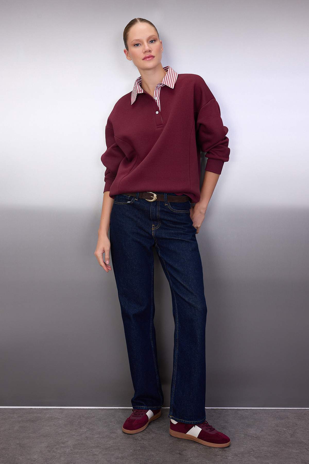 Bordo Dokuma Garni Detaylı Oversize Kalıp Polo Yaka Kalın içi Polarlı Örme Sweatshirt TWOAW26SW00116 Secondary image