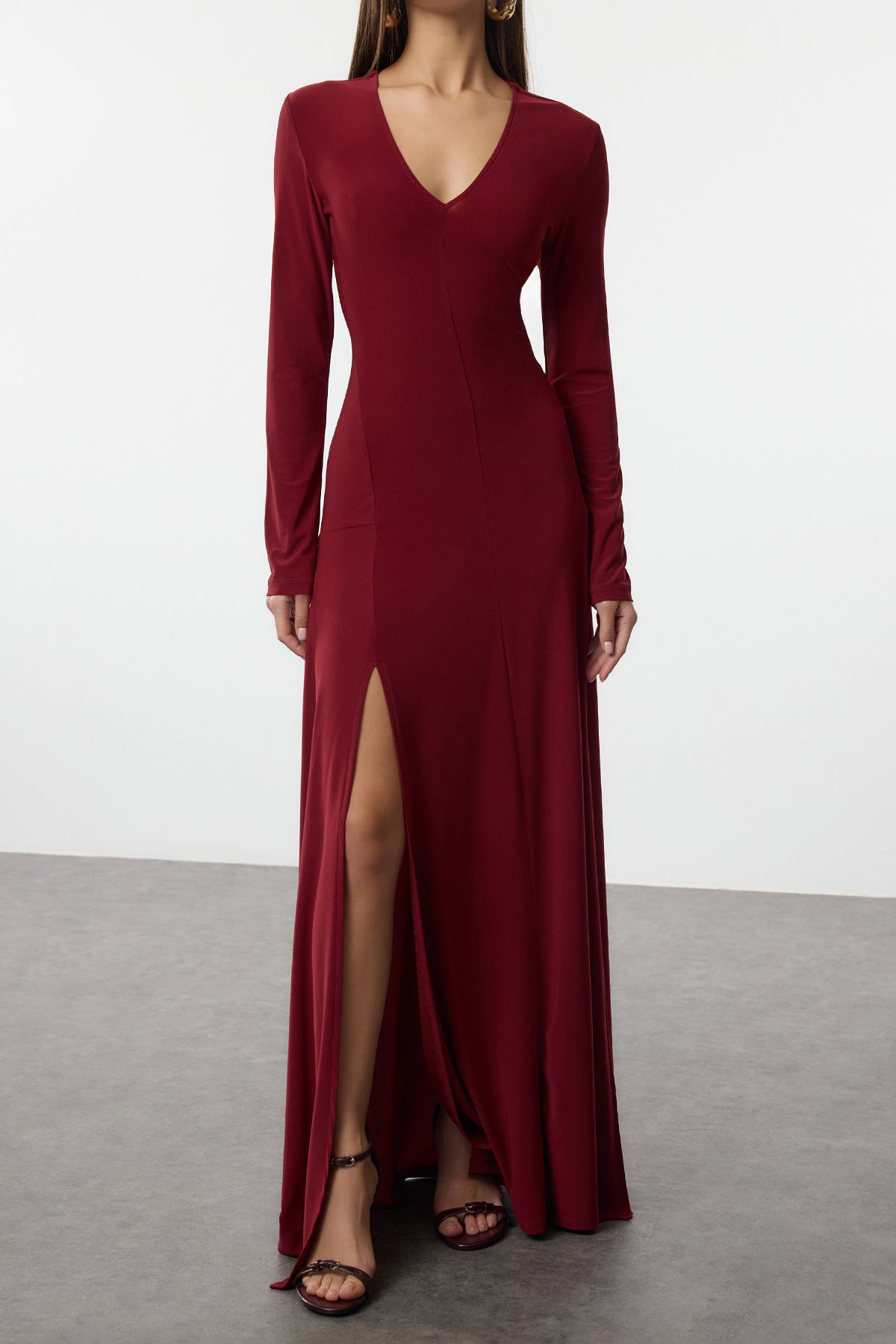 Bordo Düz Limited Edition V Yaka Skater/Belden Açılan Esnek Maxi Örme Elbise TWOAW25EL00299