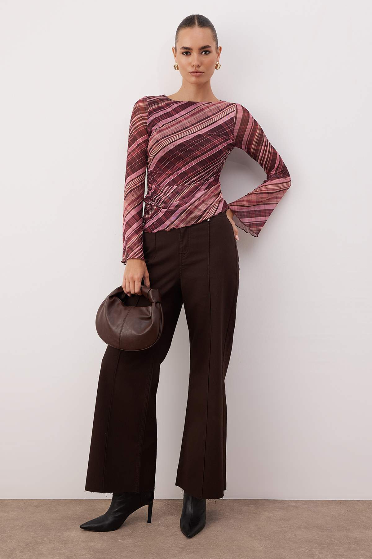 Bordo Ekoseli Kayık Yaka Asimetrik Detaylı Fitted/vücuda Oturan Örme Bluz TWOAW26BZ00128