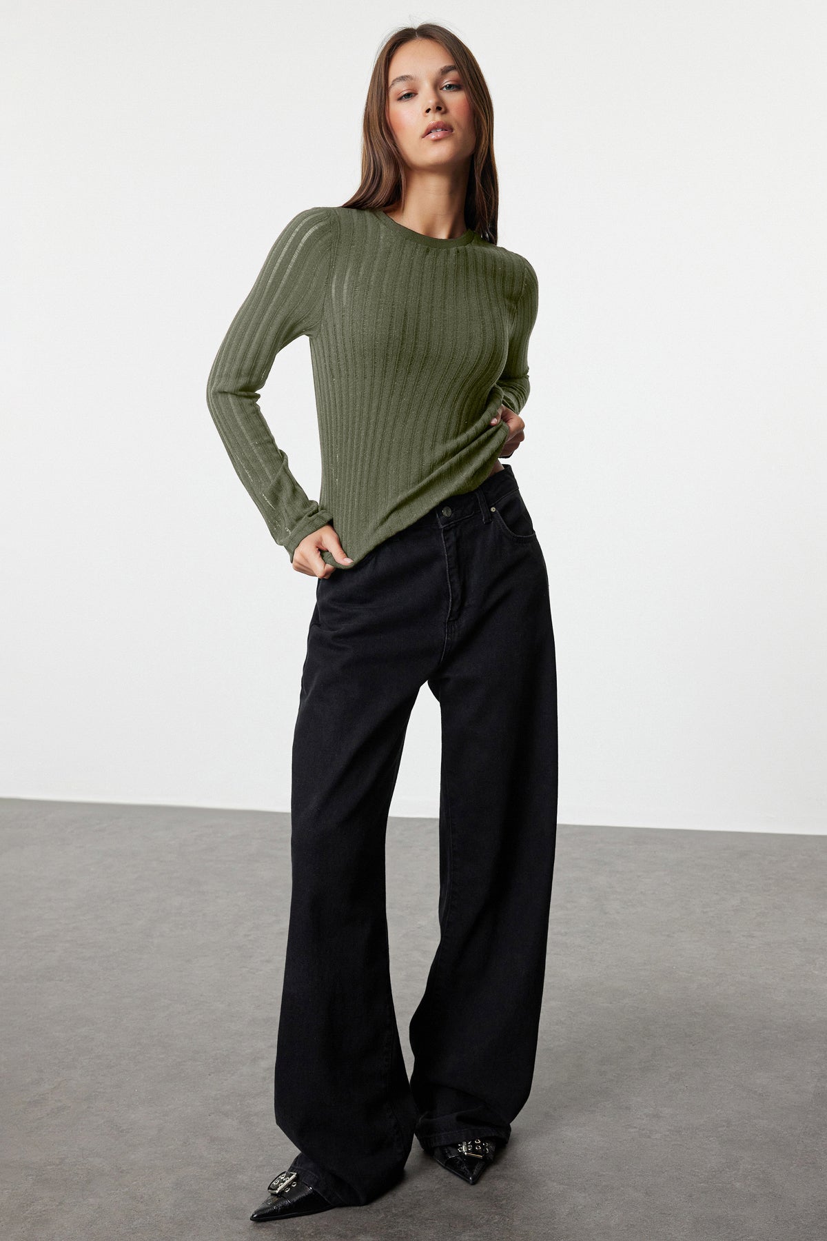 Haki Transparan Triko Görünümlü Kumaş Regular Boy Bisiklet Yaka Örme Bluz TWOAW24BZ00094 Secondary image