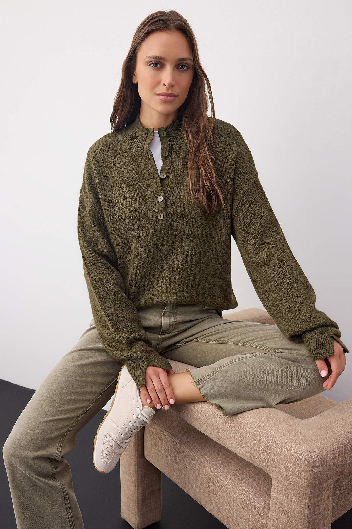 Wardrobe Essentials Haki Yumuşak Dokulu Triko Kazak | TWOAW26KZ00074 Secondary image