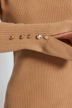 Camel Kol Ucu Düğme Detaylı Triko Kazak TWOAW24KZ00309