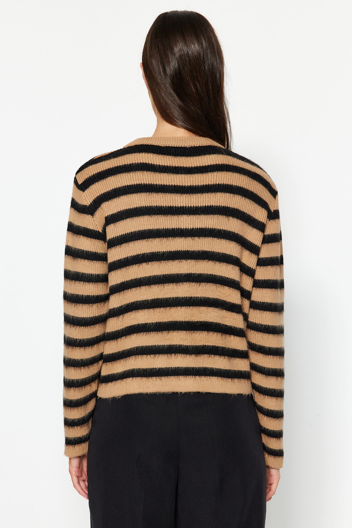 Camel Yumuşak Dokulu Çizgili Ceket Görünümlü Triko Hırka TWOAW24HI00040
