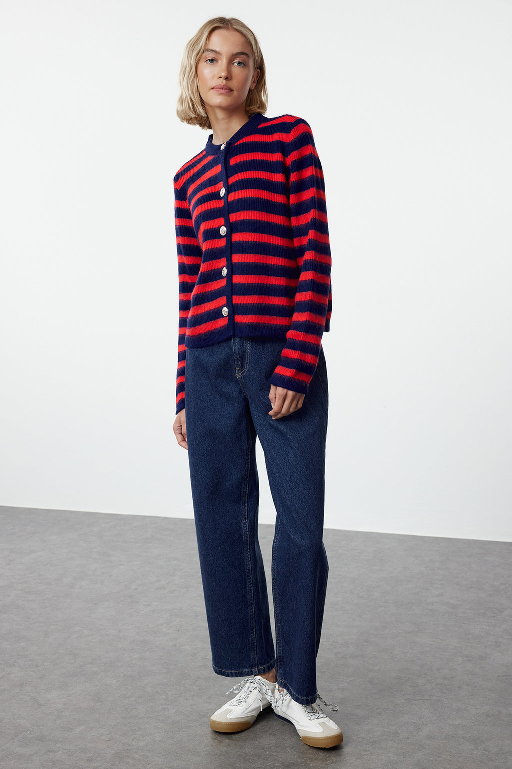 Lacivert Yumuşak Dokulu Çizgili Fitted Triko Hırka TWOAW24HI00040