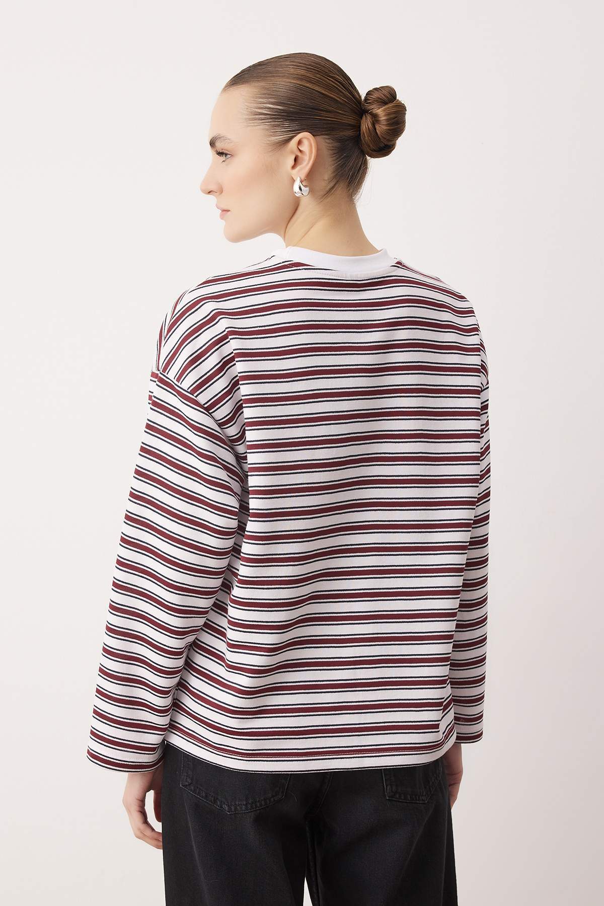 Çok Renkli Çizgili Oversize/Geniş Kesim Bisiklet Yaka İnce Örme Sweatshirt TWOAW23SW00326 Secondary image