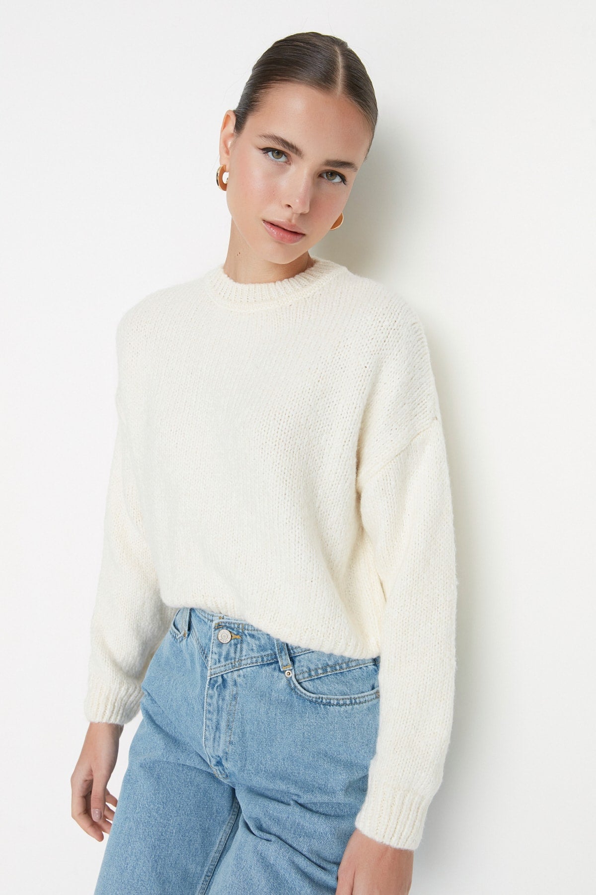 Ekru Geniş Kalıp Yumuşak Dokulu Basic Triko Kazak TWOAW23KZ00185 Secondary image