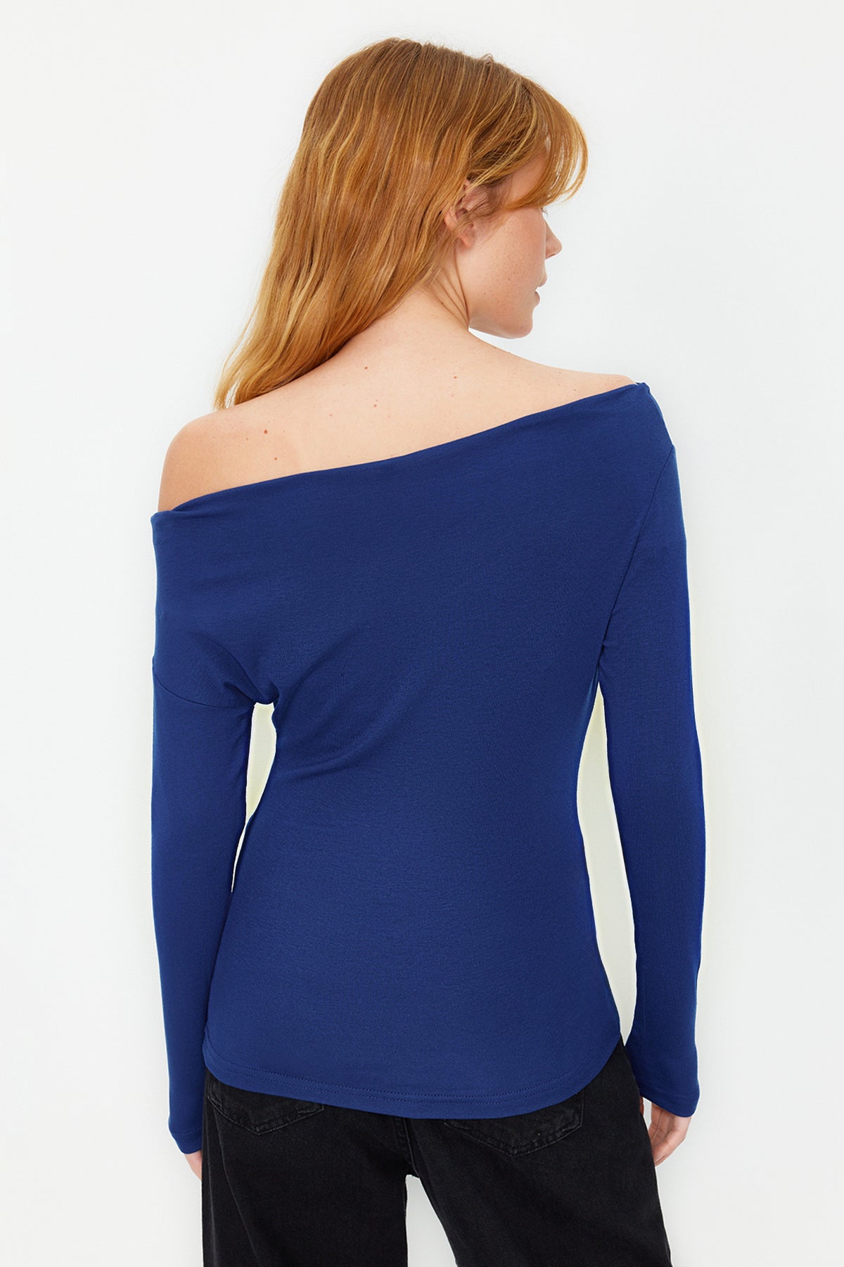 Açık Lacivert Premium Yumuşak Kumaşlı Fitted/Vücuda Oturan Kayık Yaka Örme Bluz TWOAW24BZ00227