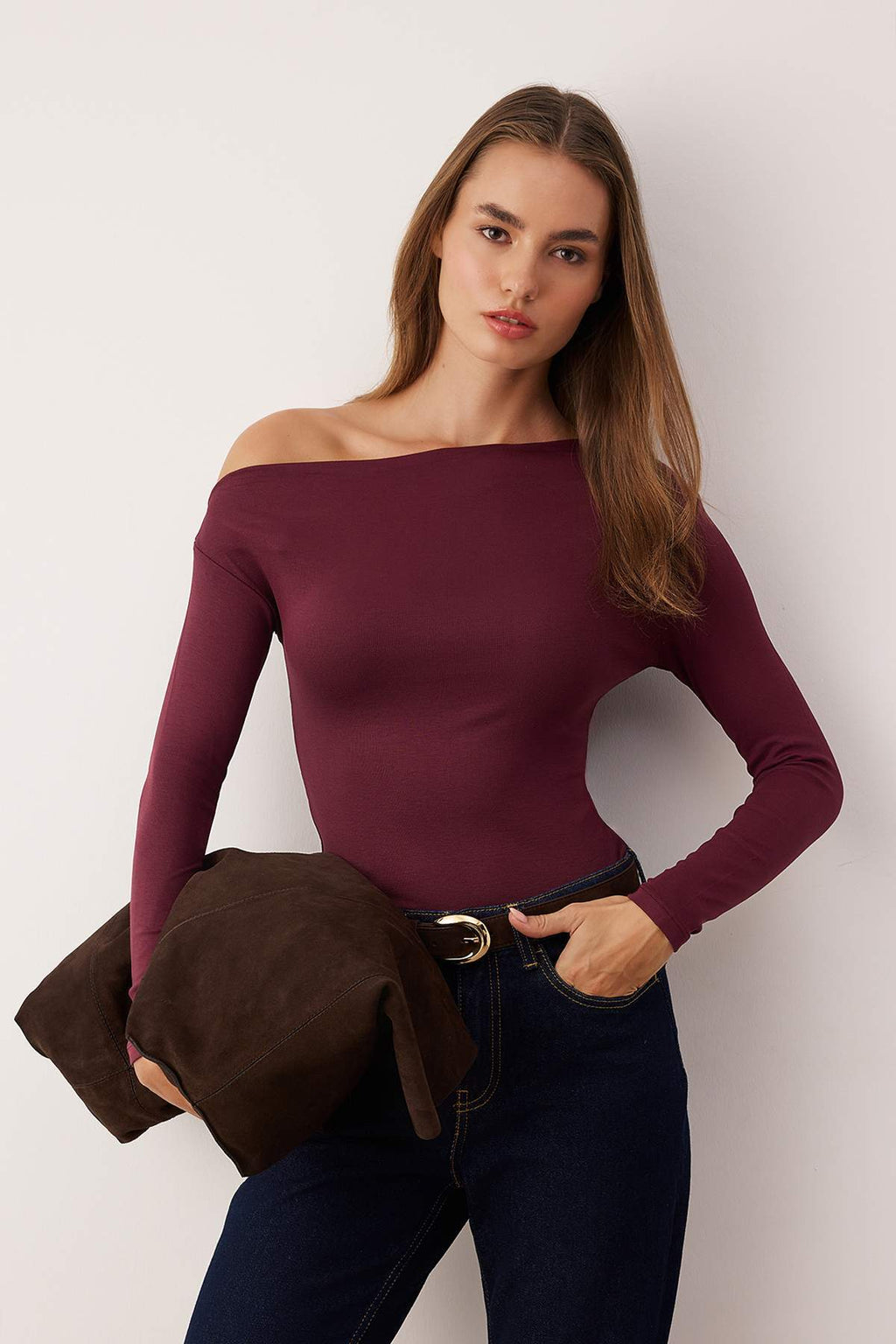 Mürdüm Premium Yumuşak Kumaşlı Fitted/Vücuda Oturan Kayık Yaka Örme Bluz TWOAW24BZ00227