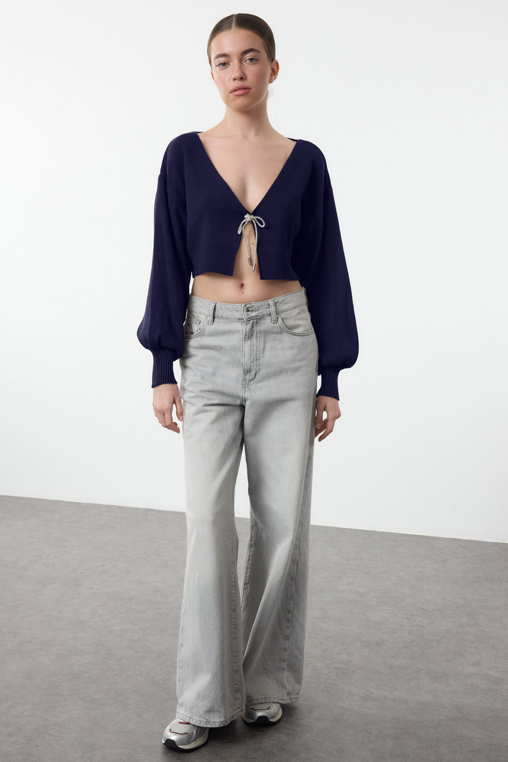 Lacivert Süper Crop Basic Fiyonklu Triko Hırka TWOAW24HI00315