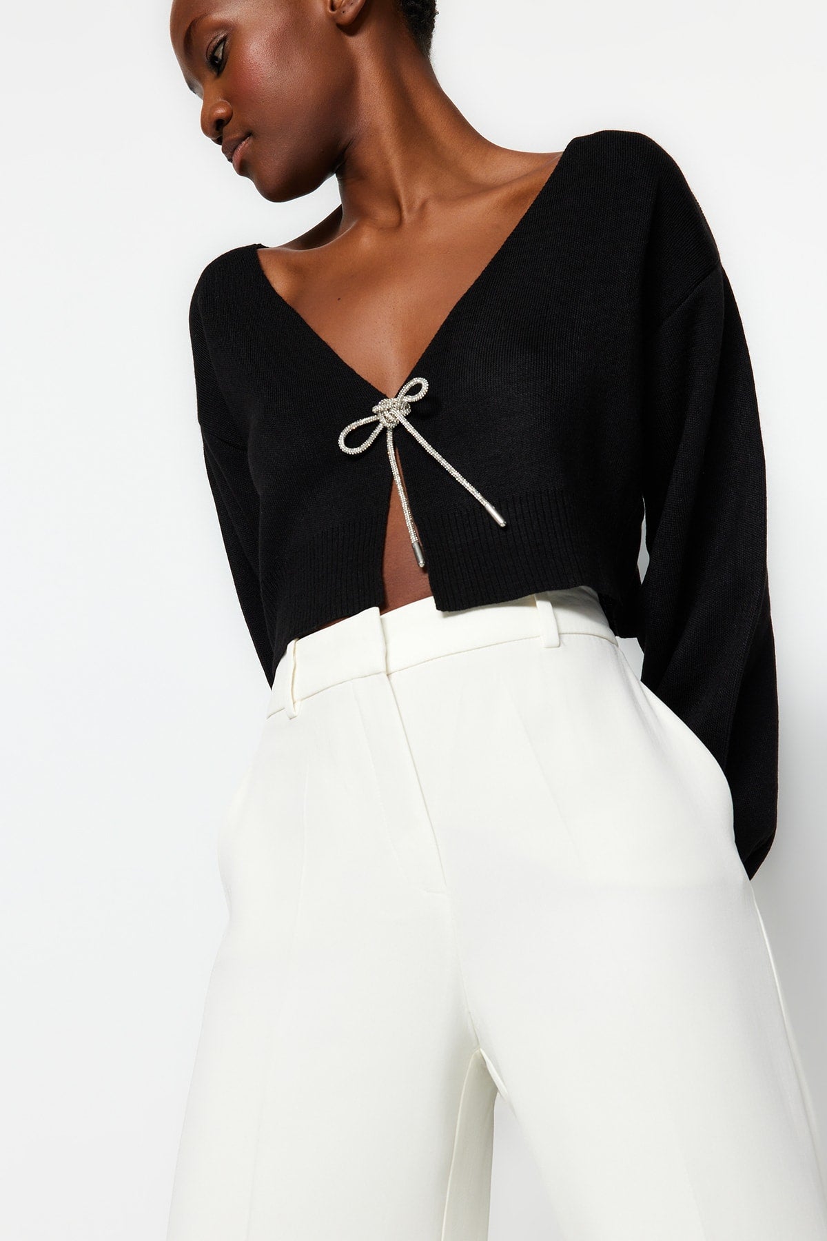 Siyah Süper Crop Basic Fiyonklu Triko Hırka TWOAW24HI00315 Secondary image