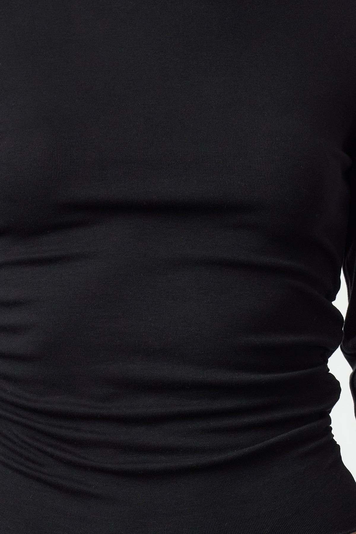 Siyah Viskon/Yumuşak Kumaşlı Fitted Büzgü/Drape Detaylı Kayık Yaka Esnek Örme Bluz TWOAW25BZ00225