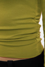 Yağ Yeşili Fitted/Vücuda Oturan Büzgü Detaylı Esnek Örme Bluz TWOAW25BZ00225