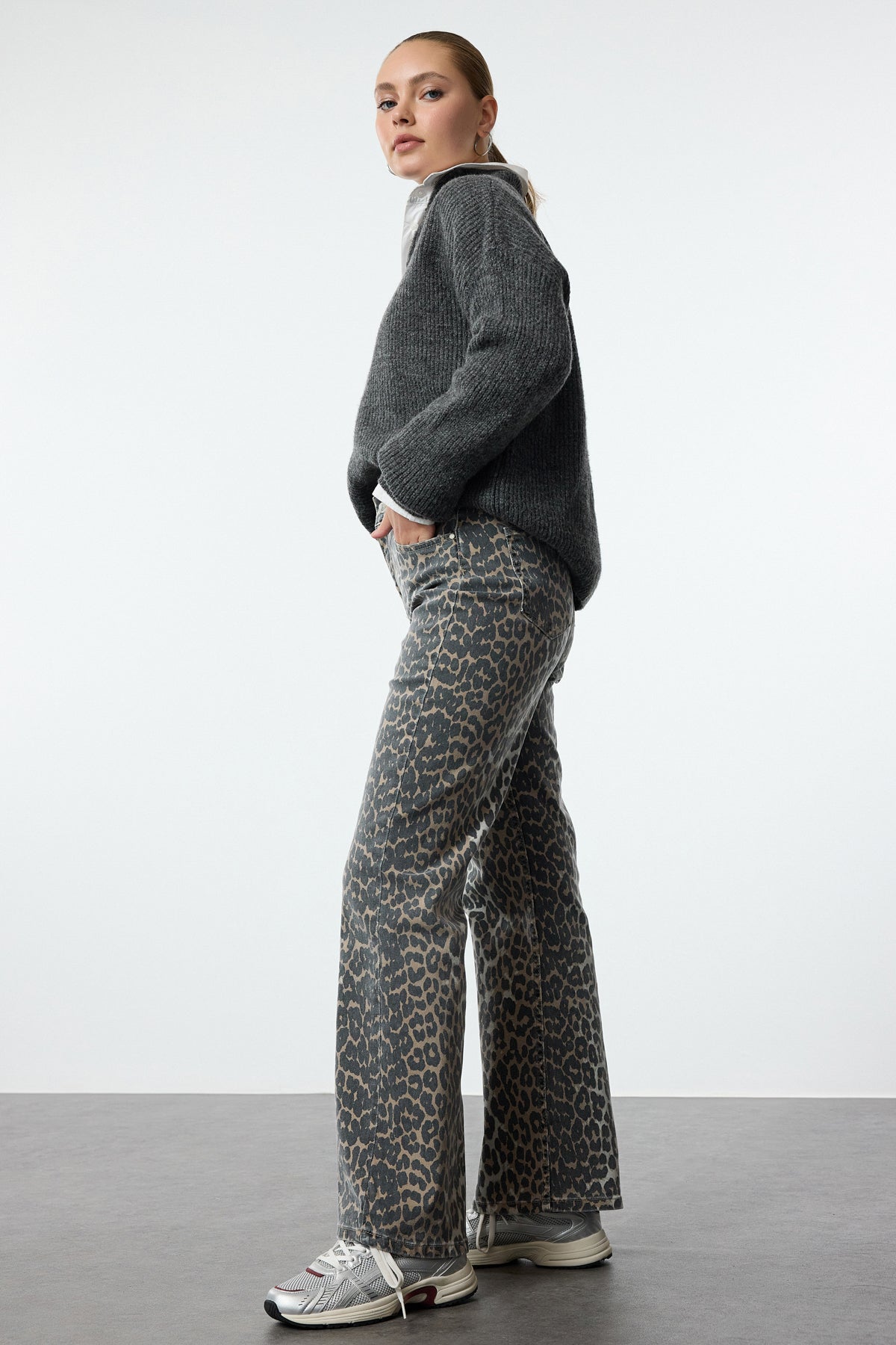 Çok Renkli Leopar Desenli Kahverengi Yüksek Bel Comfort/Esnek Wide Leg Jeans TWOAW25JE00309 Secondary image