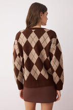 Koyu Kahverengi Yumuşak Dokulu Geniş Kalıp V Yaka Baklava Triko Kazak TWOAW25KZ00200