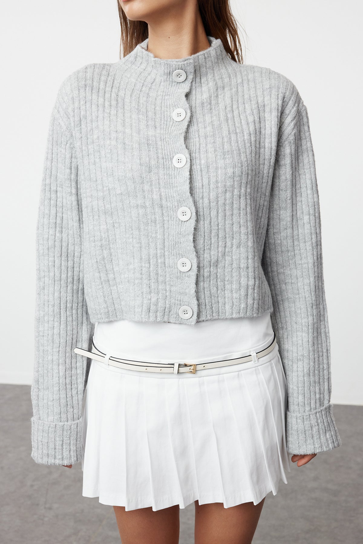 Gri Crop Yumuşak Dokulu Dik Yaka Triko Hırka TWOAW22HI0174