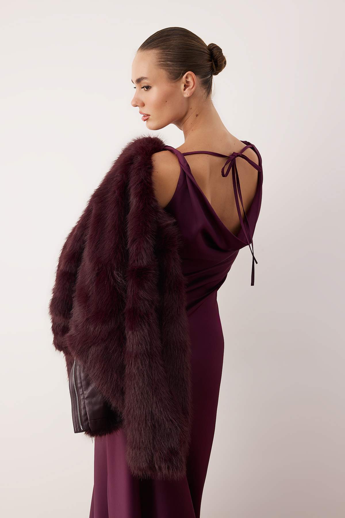 Mor A-Kesim Degaje Yaka Saten Maxi Şık Yılbaşı Elbisesi TPRSS25EL00318 Secondary image