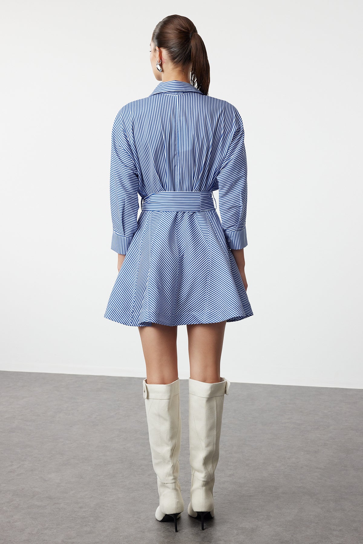 Mavi Kuşaklı Çizgili Mini Dokuma Gömlek Elbise TWOAW25EL00154