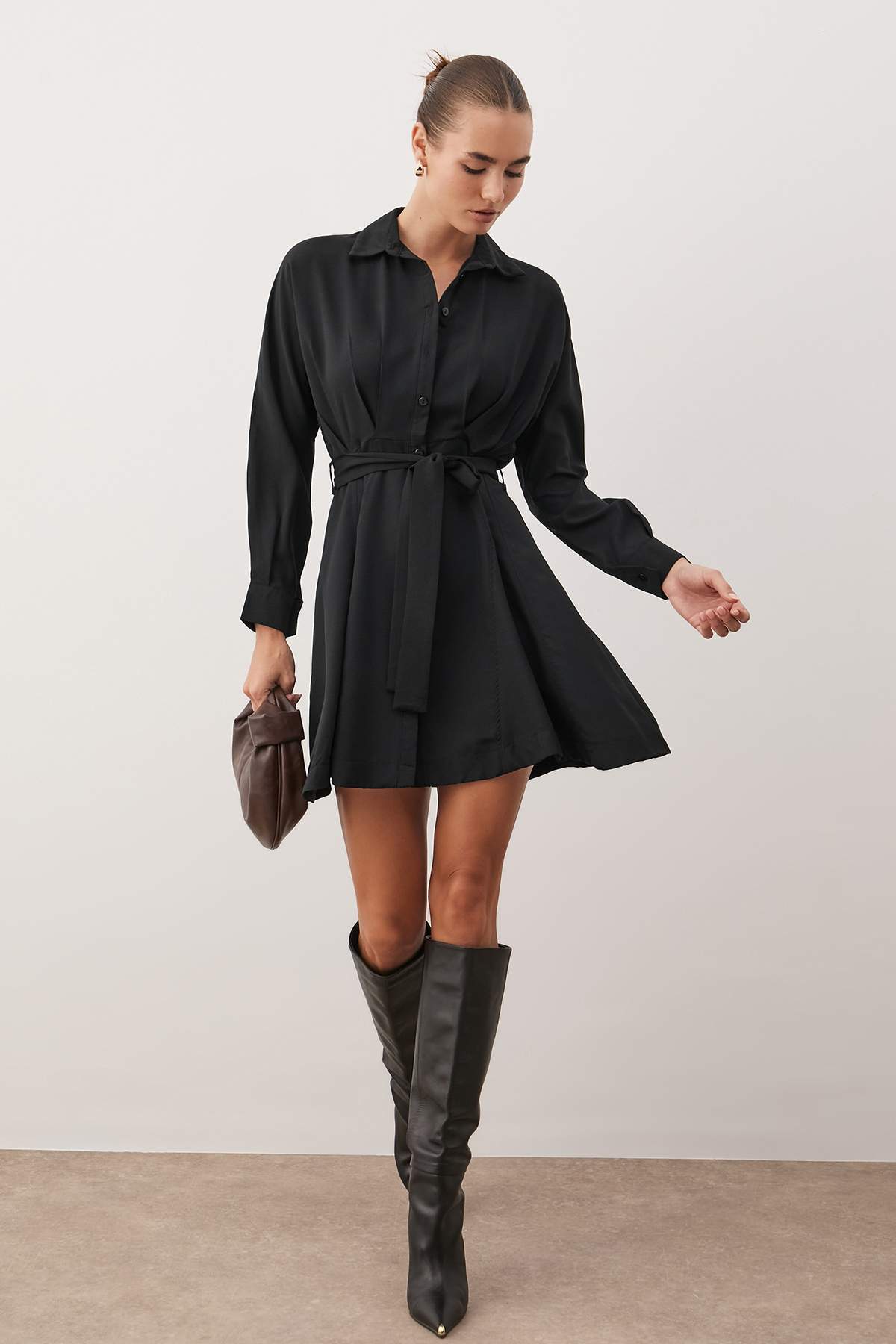 Siyah Kuşaklı Mini Dokuma Gömlek Elbise TWOAW25EL00154 Main image