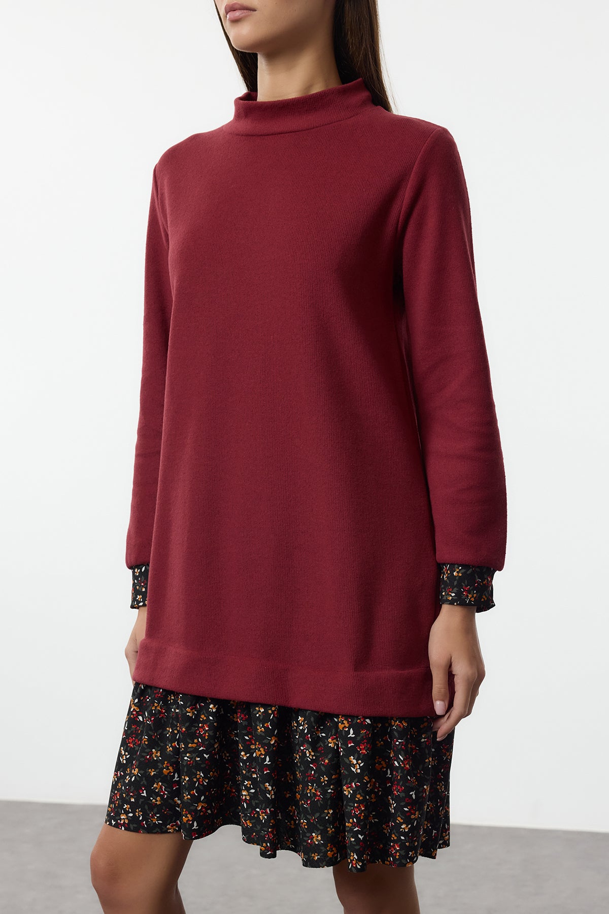 Bordo Çiçek Baskılı Mini Selanik Dik Yaka Örme Elbise TWOAW25EL00282