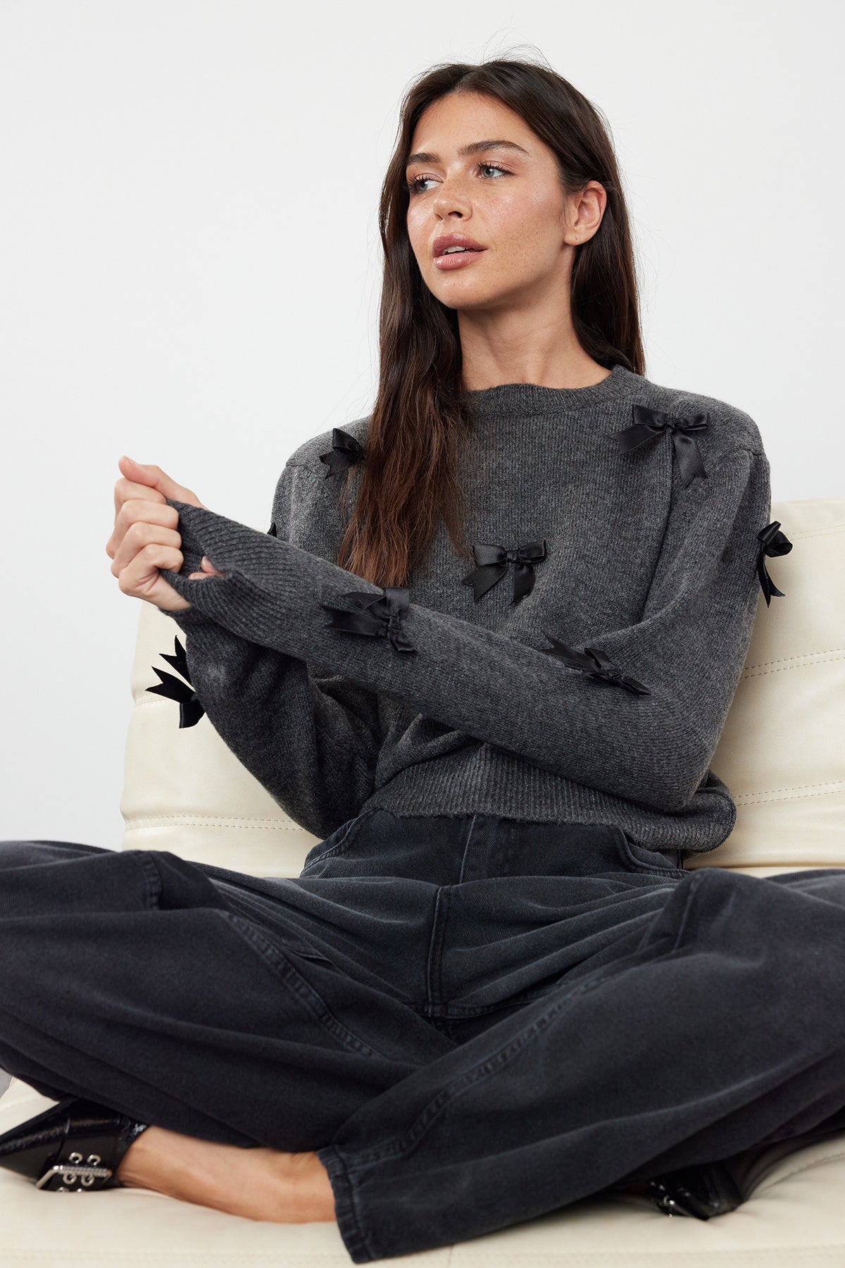 Koyu Antrasit Yumuşak Dokulu Kurdele/Fiyonk Detaylı Triko Kazak TWOAW25KZ00155 Secondary image