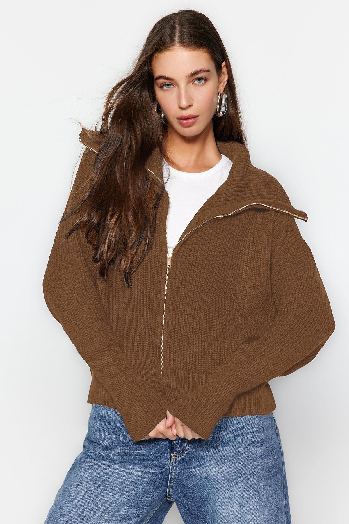 Açık Kahverengi Geniş Kalıp Devrik Yaka Fermuarlı Triko Hırka TWOAW24HI00072 Main image